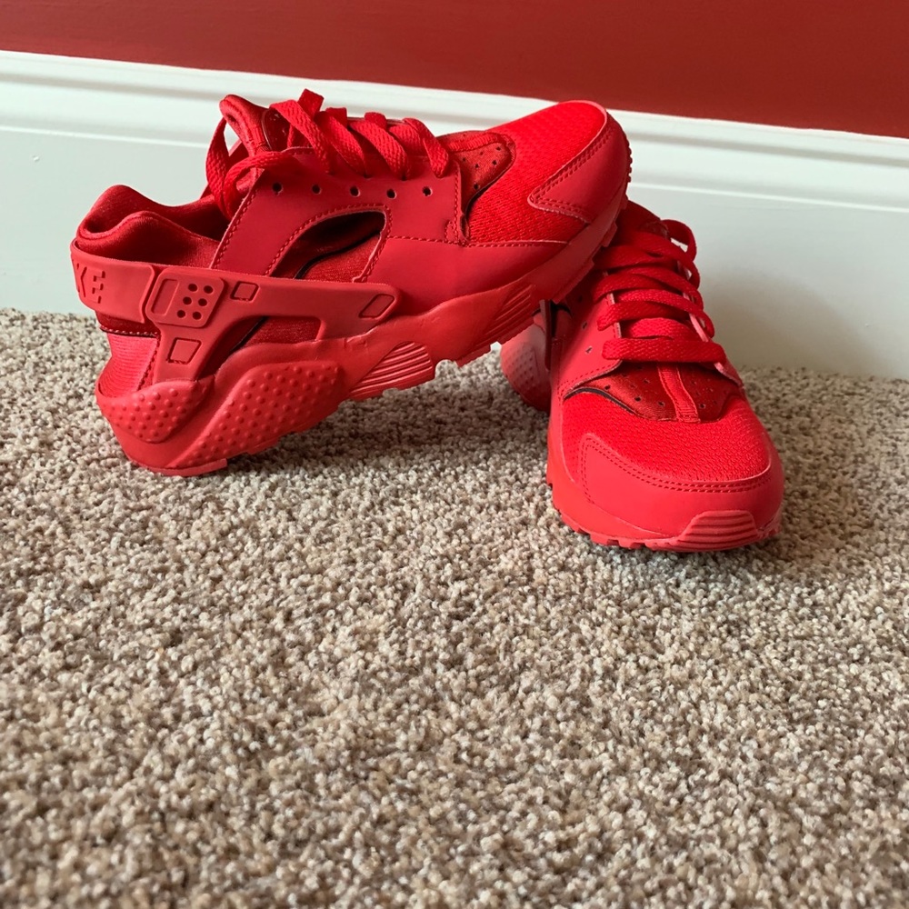 New! Nike Huarache Run